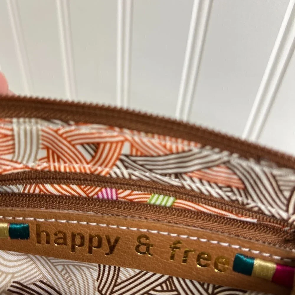 The SAK charging wristlet Sanibel NWT - Picture 10 of 15